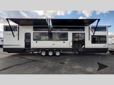 2025 Forest River RV Wildwood Grand Lodge - Photo 12