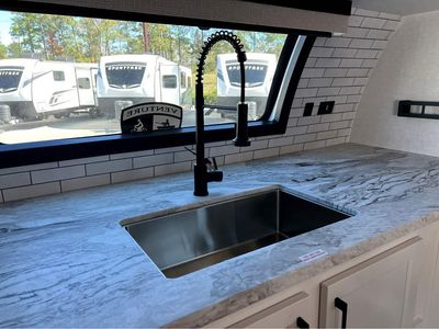 2026 VENTURE RV STRATUS - Photo 13