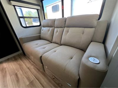 2026 VENTURE RV STRATUS - Photo 8