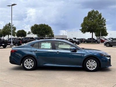 2026 Toyota Camry - Photo 3