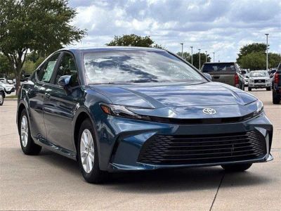 2026 Toyota Camry - Photo 2