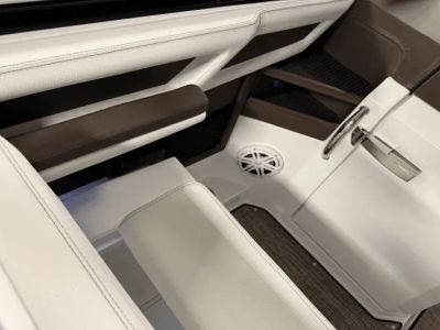 2025 Cobalt R6 Outboard - Photo 64