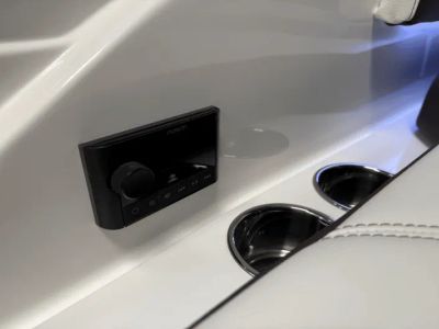 2025 Cobalt R6 Outboard - Photo 28