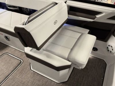 2025 Cobalt R6 Outboard - Photo 62