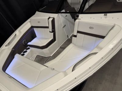 2025 Cobalt R6 Outboard - Photo 16
