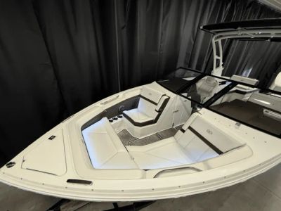 2025 Cobalt R6 Outboard - Photo 14
