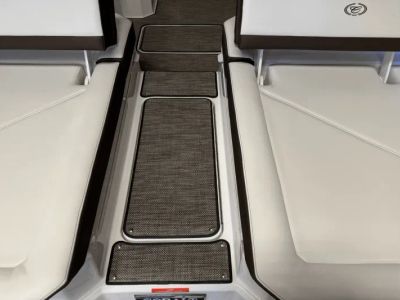 2025 Cobalt R6 Outboard - Photo 31