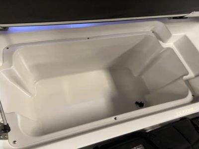 2025 Cobalt R6 Outboard - Photo 57