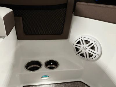 2025 Cobalt R6 Outboard - Photo 67