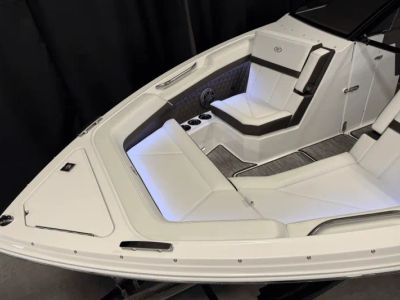 2025 Cobalt R6 Outboard - Photo 15