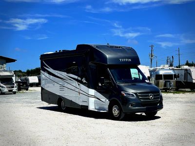 2023 Tiffin Wayfarer — front three-quarter view