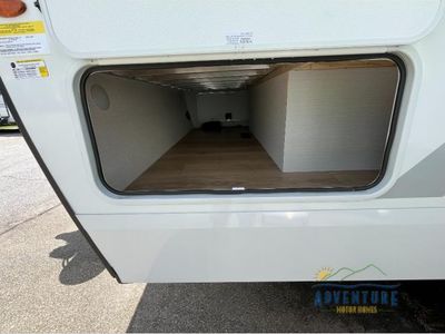 2026 Winnebago Thrive - Photo 7