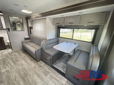 2024 Thor Motor Coach Magnitude — photo 18 view