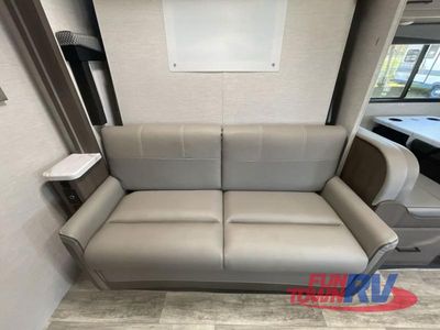 2024 Thor Motor Coach Magnitude — photo 19 view
