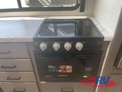 2024 Thor Motor Coach Magnitude — photo 16 view