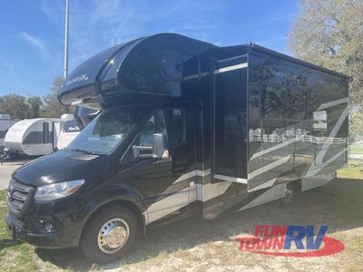2024 Thor Motor Coach Magnitude — photo 11 view