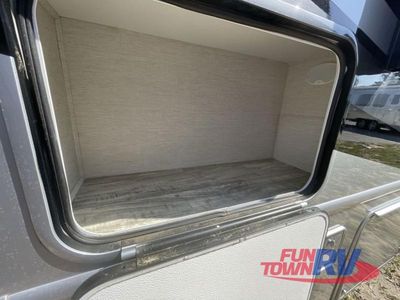 2024 Thor Motor Coach Magnitude — photo 29 view