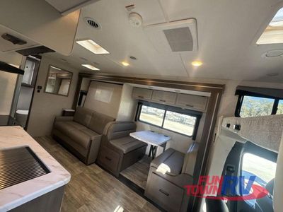 2024 Thor Motor Coach Magnitude — photo 7 view