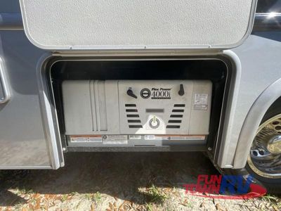 2024 Thor Motor Coach Magnitude — photo 28 view