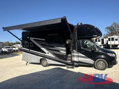 2024 Thor Motor Coach Magnitude — photo 10 view