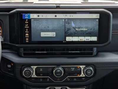 2026 Jeep Gladiator — photo 18 view