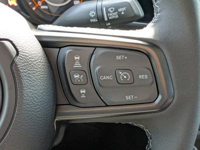 2026 Jeep Gladiator — photo 25 view