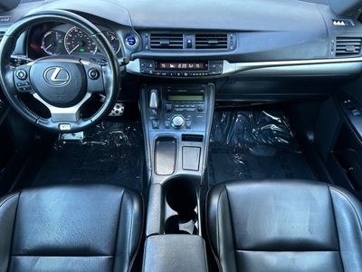 2015 Lexus CT 200h - Photo 3