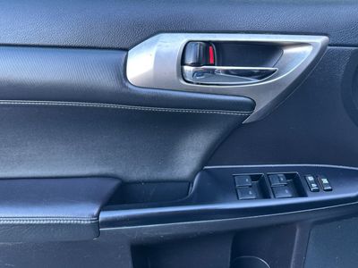 2015 Lexus CT 200h - Photo 12