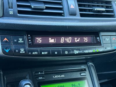 2015 Lexus CT 200h - Photo 21