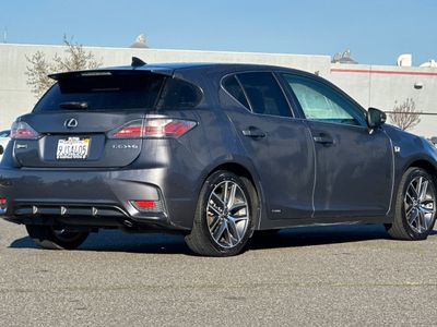 2015 Lexus CT 200h - Photo 2