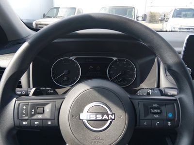 2024 Nissan Rogue — photo 12 view