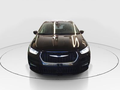 2023 Chrysler Pacifica - Photo 2
