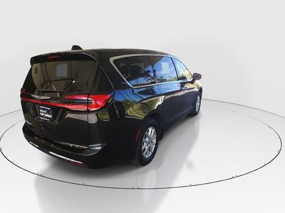 2023 Chrysler Pacifica - Photo 7