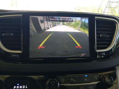 2023 Chrysler Pacifica - Photo 16
