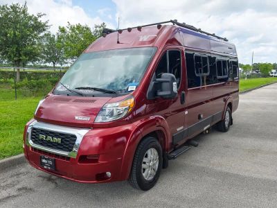 2022 Winnebago TRAVATO — photo 22 view