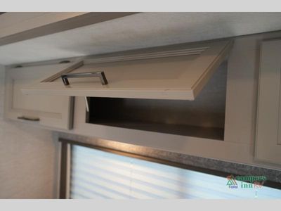 2025 Thor Motor Coach Chateau - Photo 25