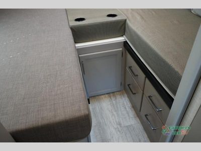 2025 Thor Motor Coach Chateau - Photo 42