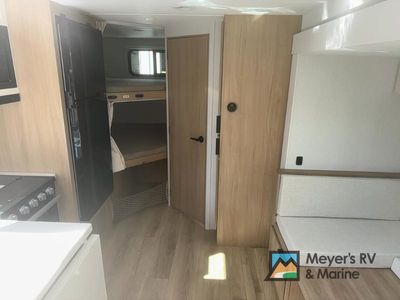 2026 Winnebago Thrive - Photo 10