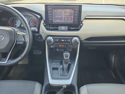 2019 Toyota RAV4 — photo 11 view