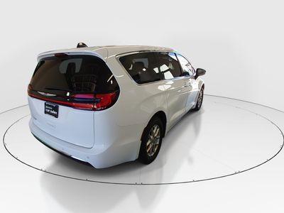 2024 Chrysler Pacifica - Photo 7