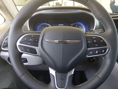 2024 Chrysler Pacifica - Photo 12