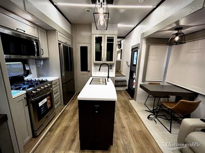 2025 Palomino Columbus - Photo 4