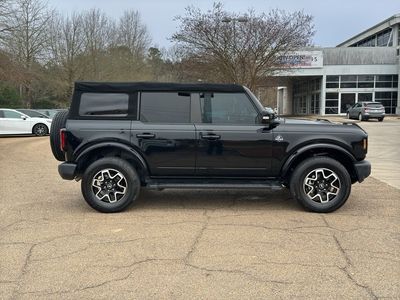 2022 Ford Bronco - Photo 8