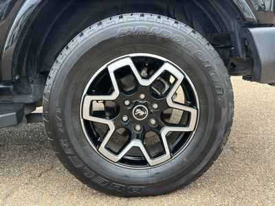 2022 Ford Bronco - Photo 11