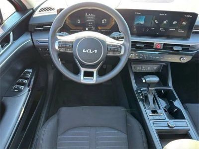 2025 Kia K5 — photo 8 view