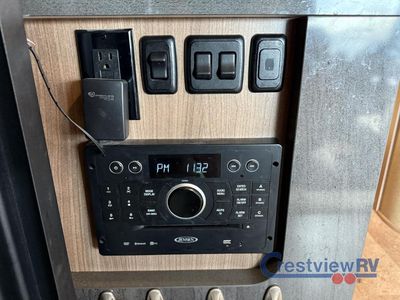 2017 Winnebago Via - Photo 28