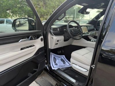 2026 Jeep Grand Wagoneer — photo 16 view