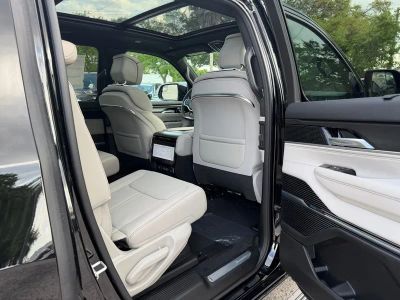 2026 Jeep Grand Wagoneer — photo 35 view