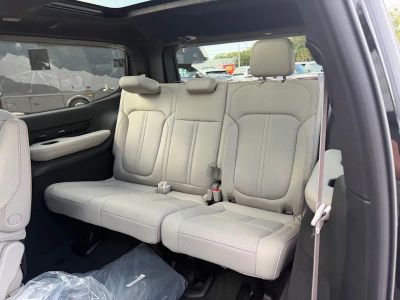 2026 Jeep Grand Wagoneer — photo 33 view
