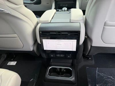 2026 Jeep Grand Wagoneer — photo 38 view